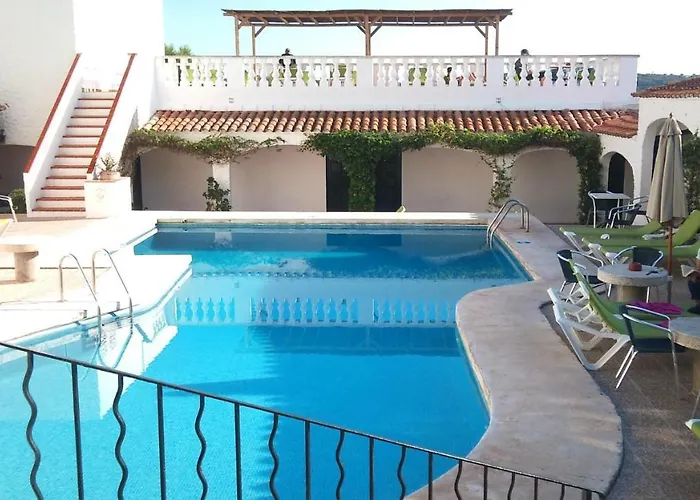 Del Almirante מלון *