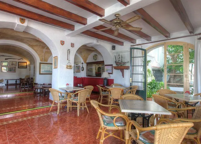 מלון Del Almirante אס קסטיי