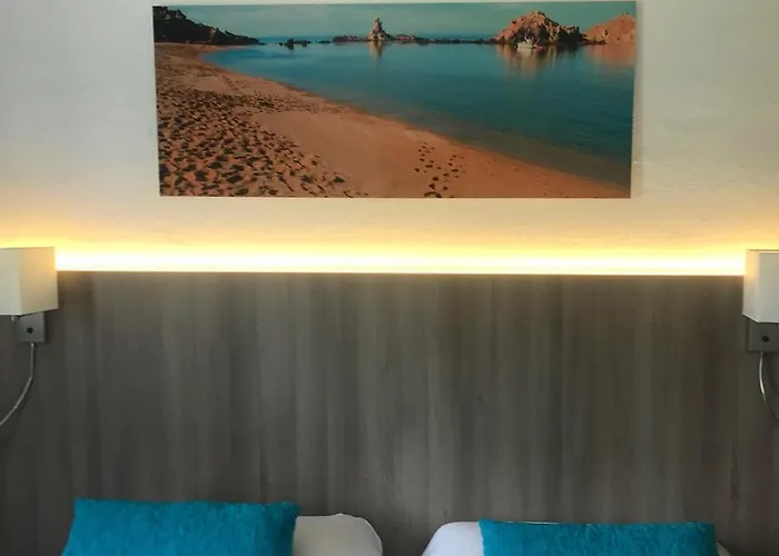 מלון Del Almirante *