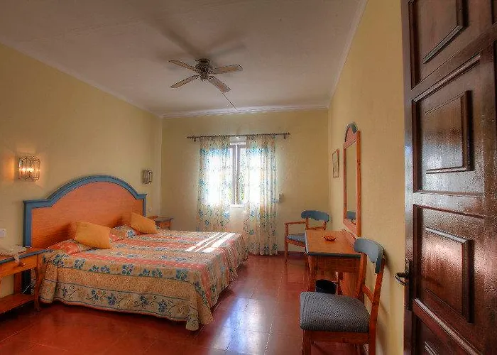 מלון Del Almirante אס קסטיי