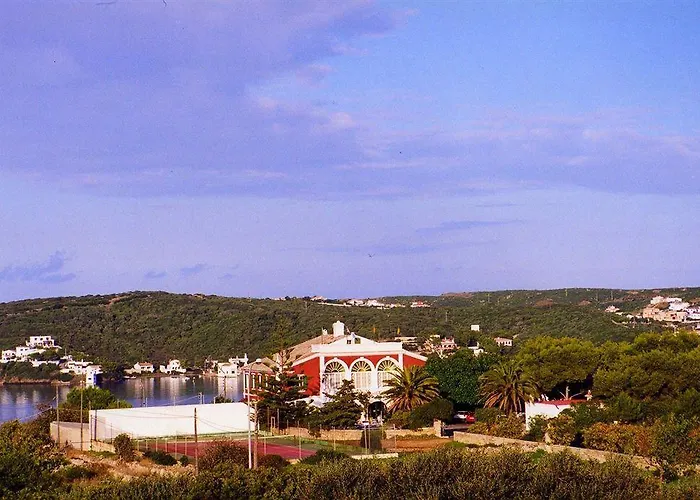 Del Almirante מלון אס קסטיי