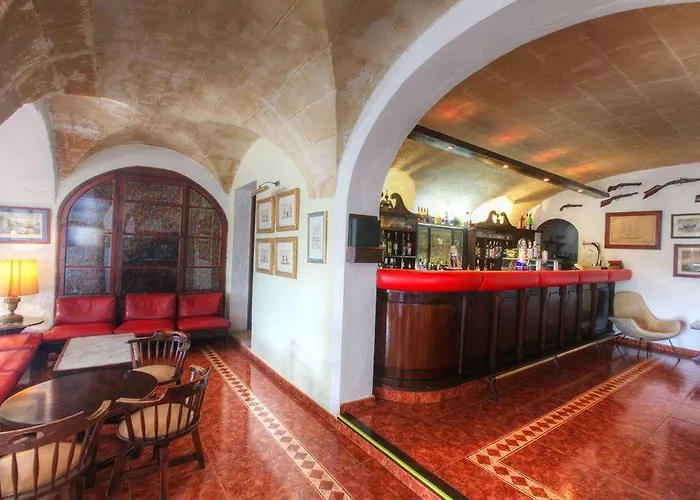 Del Almirante מלון אס קסטיי