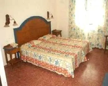 Del Almirante מלון אס קסטיי