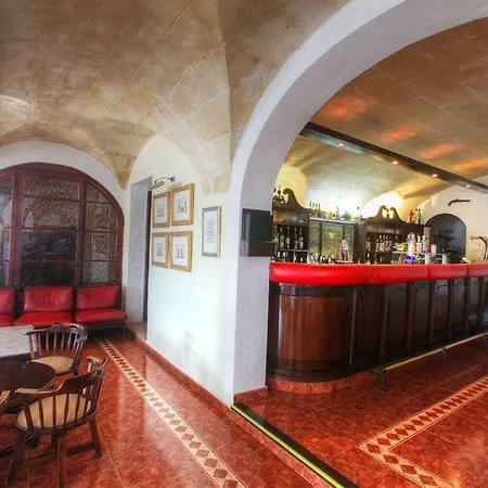 Del Almirante Ξενοδοχείο Ες Καστέλ