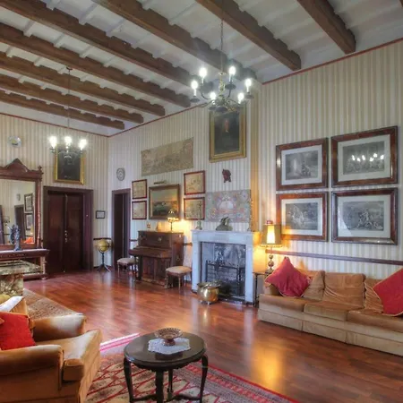 فندق Del Almirante