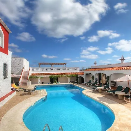 فندق Del Almirante *